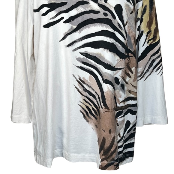 Zenergy by Chico’s Ivory Animal Print 3/4 Sleeve Scoop Neck Top Size 2=Large - Picture 7 of 11